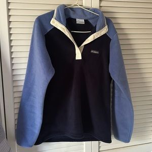 Women’s navy pullover sweater